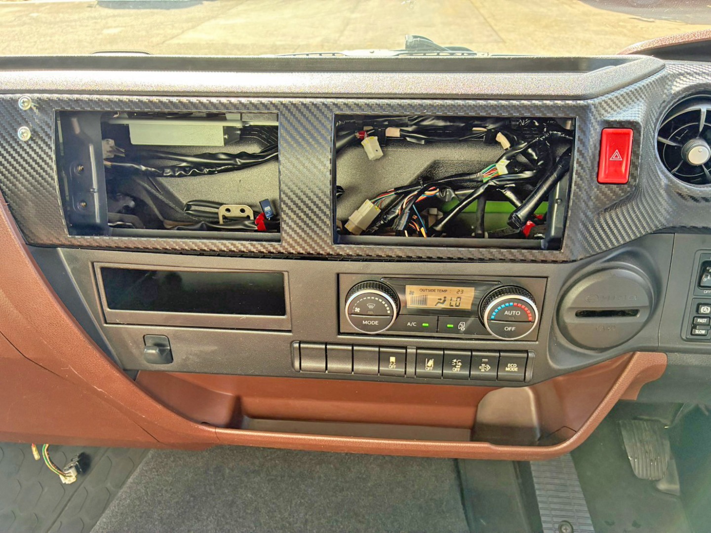 日野 レンジャー 2KG-FC2ABA(2WD)の写真29