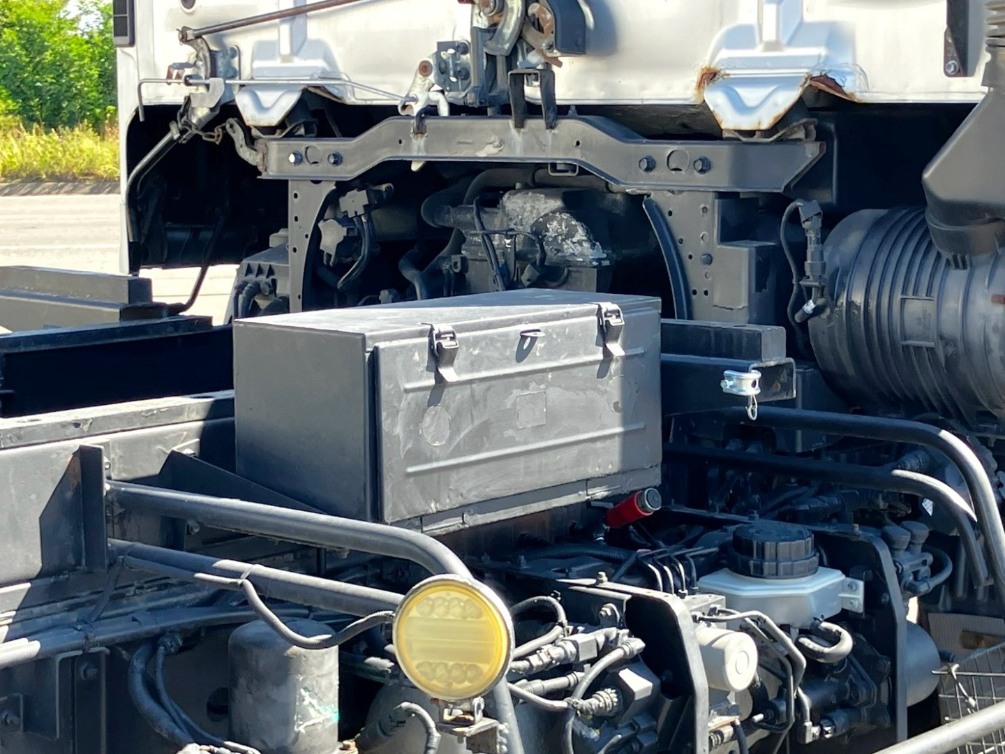 運転席側に工具箱が付いています。|日野 レンジャー 2KG-FX2ABA(2WD)の写真18