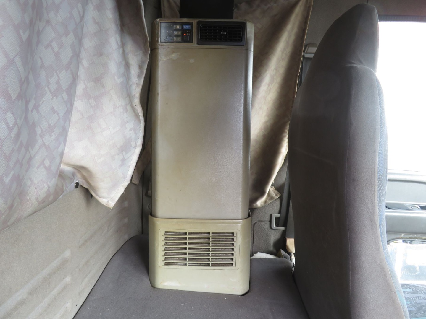 蓄冷ベッドクーラー付きです。|いすゞ フォワード PJ-FSR34L4(2WD)の写真51