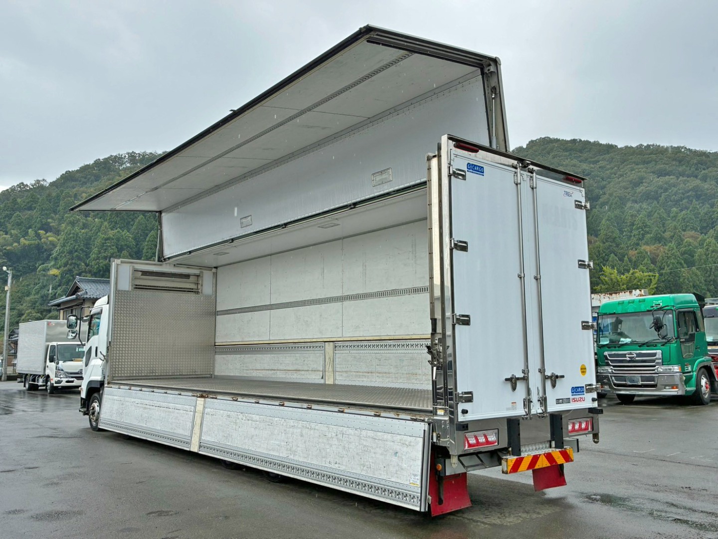 いすゞ ギガ 2KG-CYJ77Cの写真3