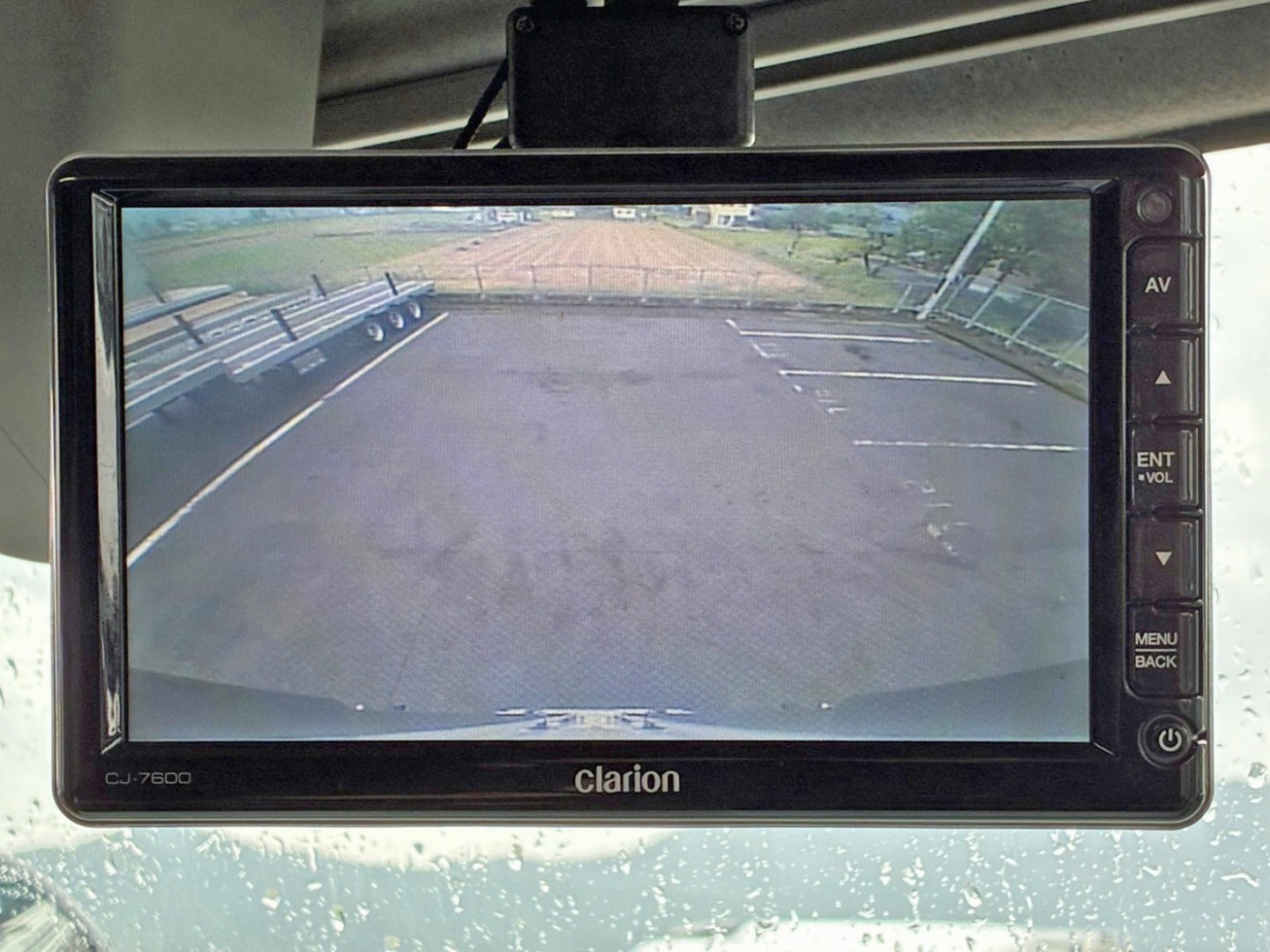 液晶バックモニター付きです。|いすゞ ギガ 2KG-CYJ77Cの写真32