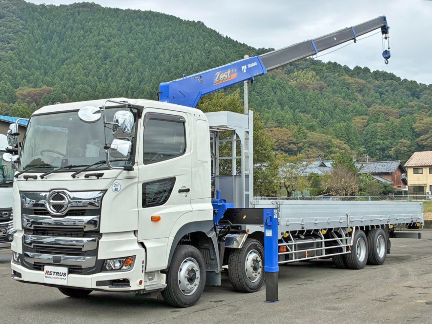 フロント周り、メッキパーツで飾っています。|日野 プロフィア 2DG-FW1AHCの写真1