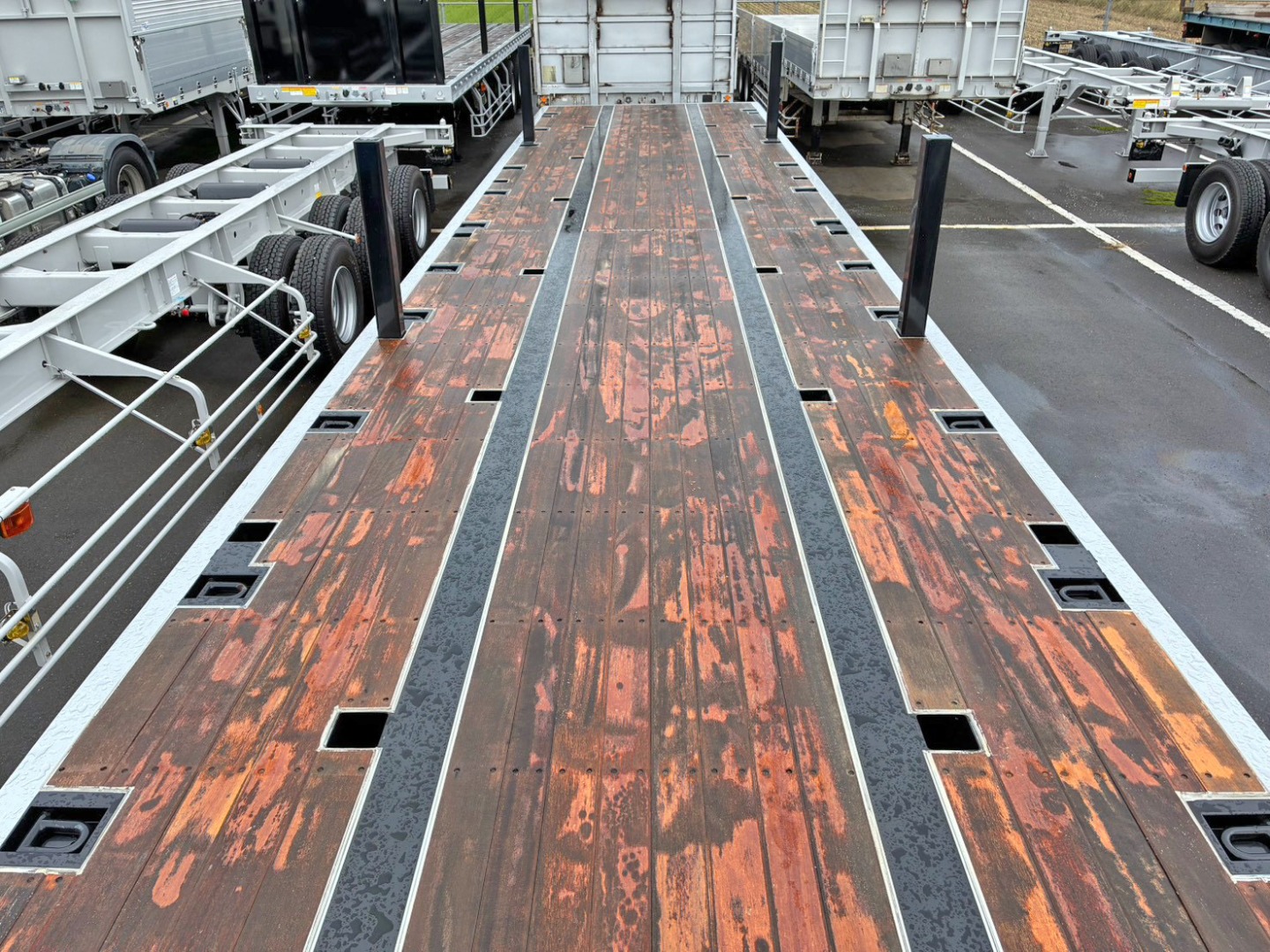 前方から後方を見た状態です。|トレクス PFB34114の写真11