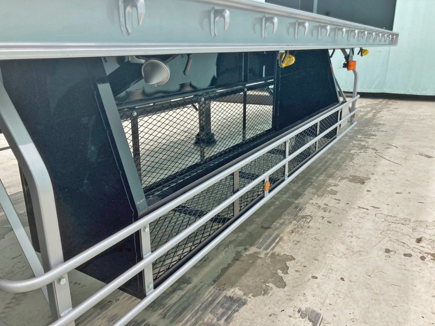 運転席側にりん木入れが付いています。|トレクス PFB34114の写真19