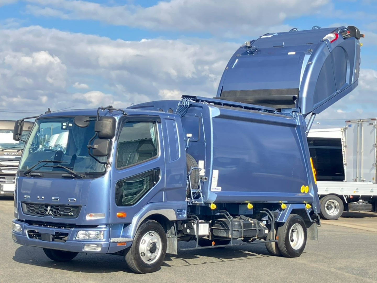 三菱 ファイター 2KG-FK62F(2WD)の写真1