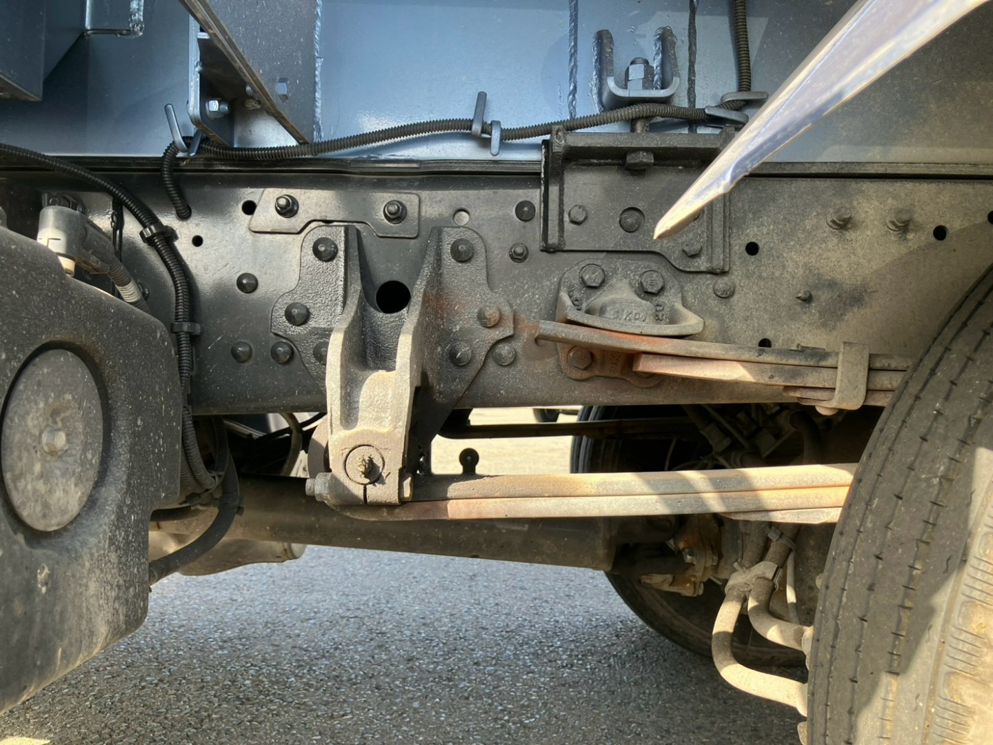 リーフサスです。|三菱 ファイター 2KG-FK62F(2WD)の写真5