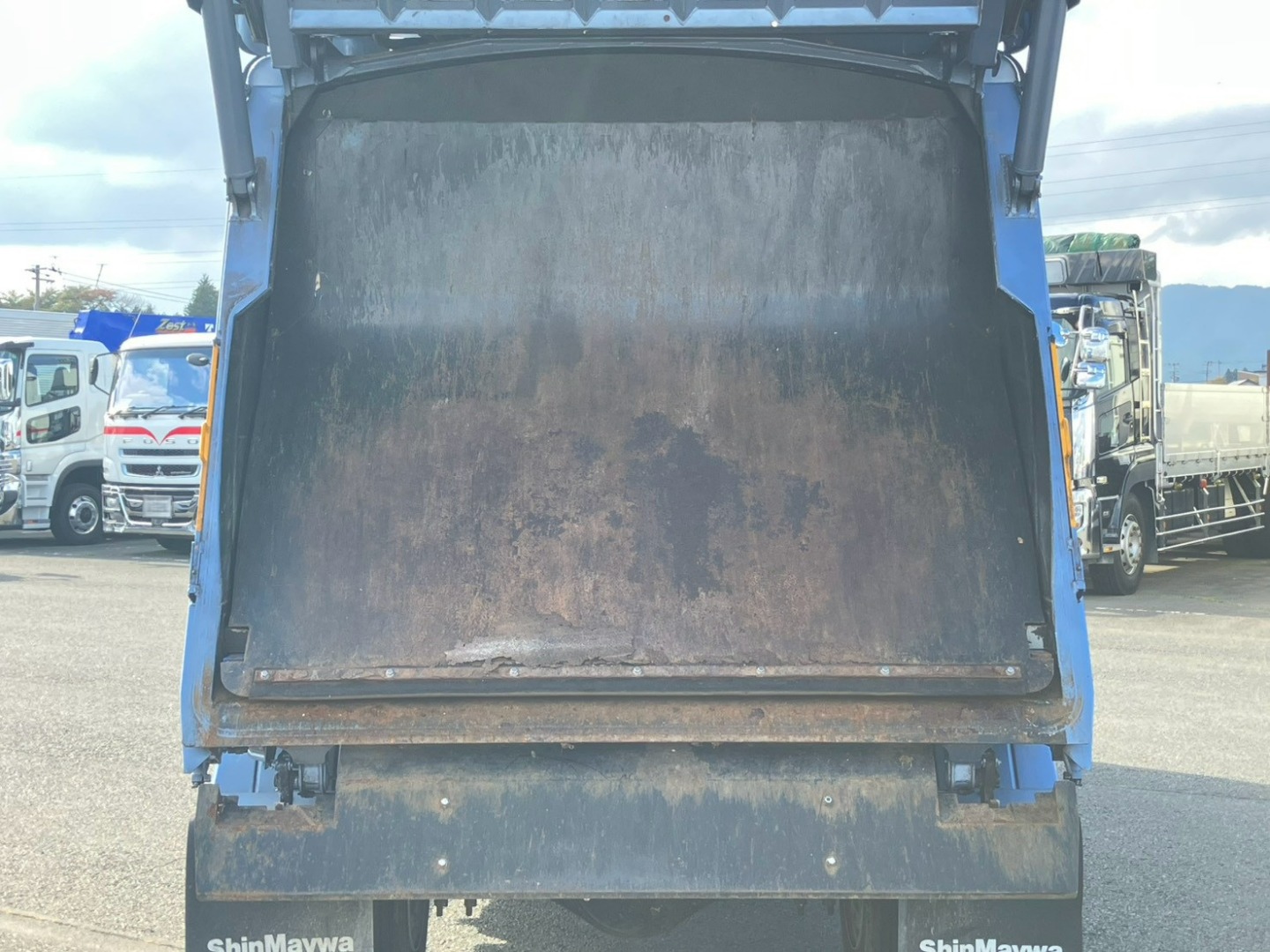 排出板の状態です。|三菱 ファイター 2KG-FK62F(2WD)の写真13