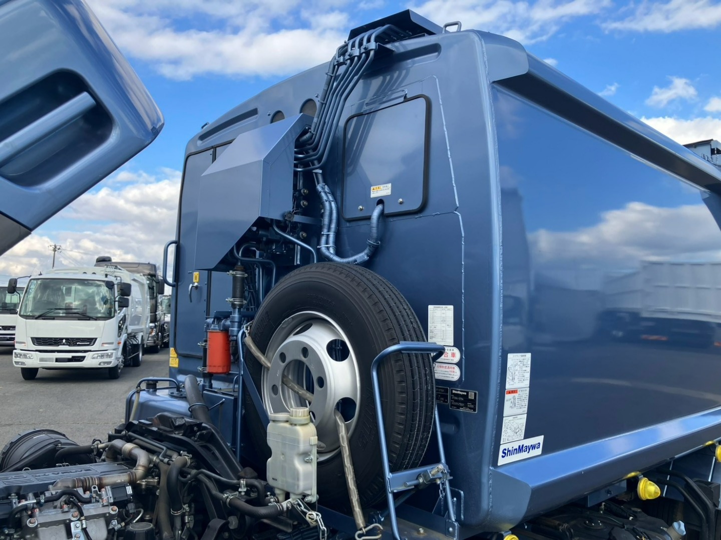 タンク前方の状態です。|三菱 ファイター 2KG-FK62F(2WD)の写真15