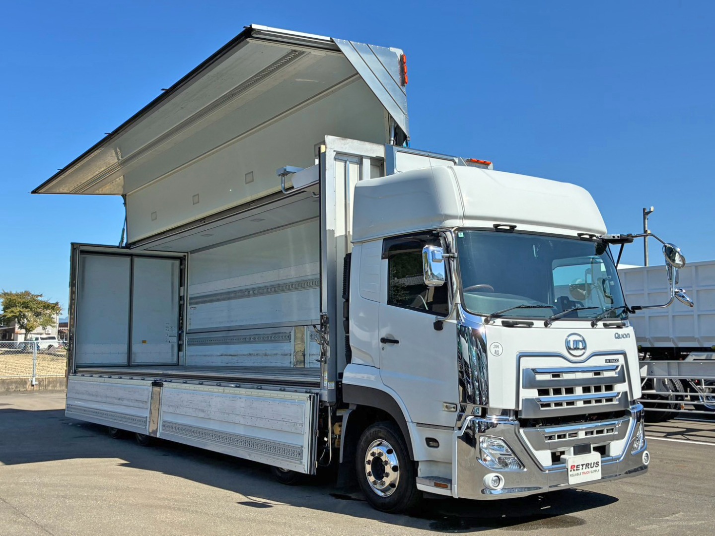 ホイールはアルミ製です。|UDトラックス クオン 2RG-CG5FAの写真2