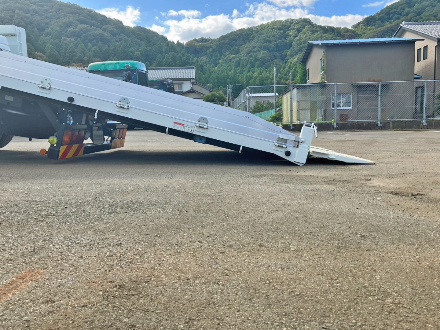 三菱 ファイター 2KG-FK62FZの写真16