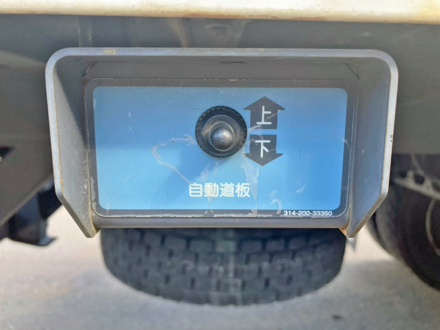 自動歩みの操作スイッチです。|三菱 ファイター 2KG-FK62FZの写真21