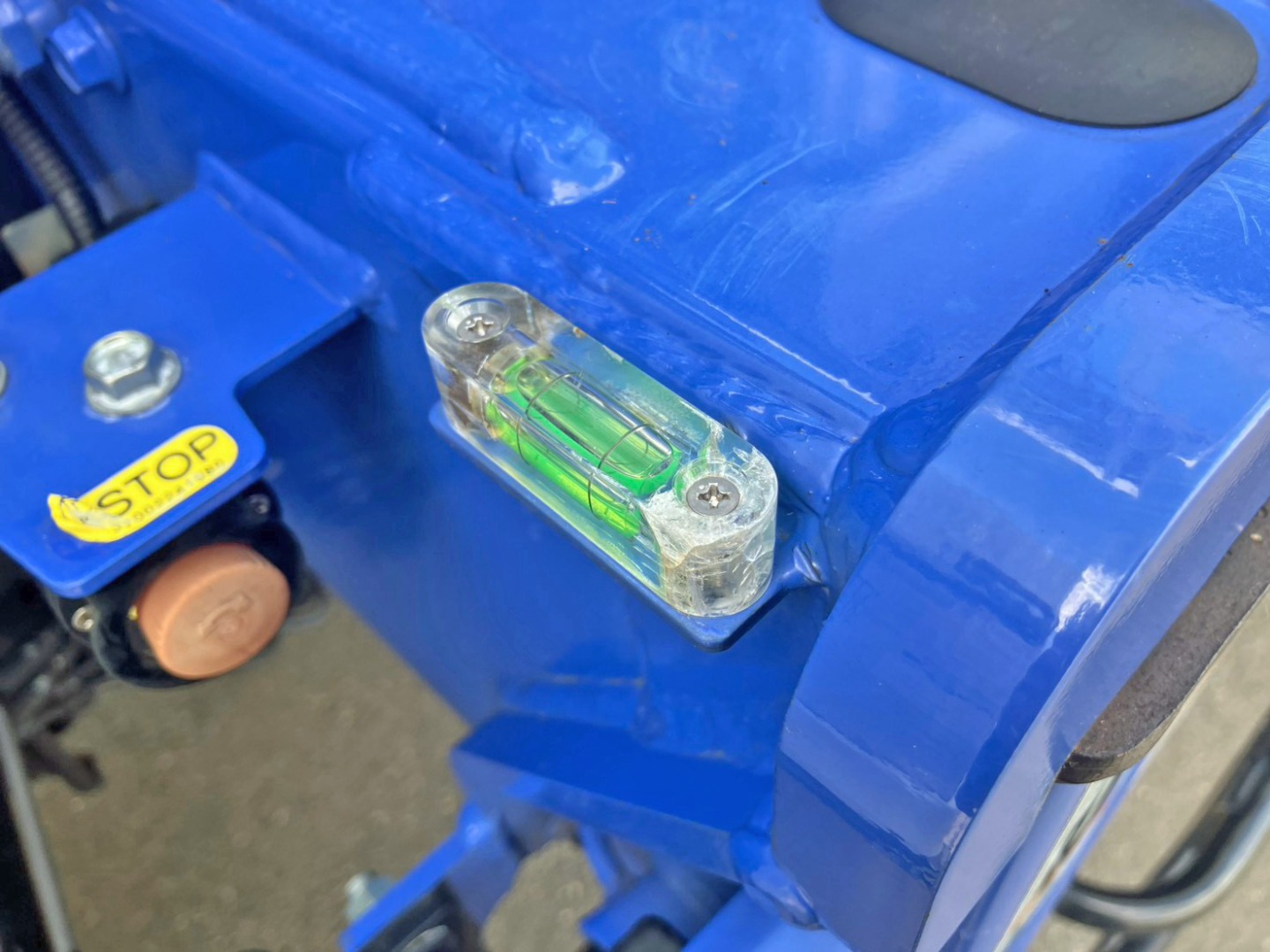水平器にヒビがあります。|三菱 ファイター 2KG-FK62FZの写真30