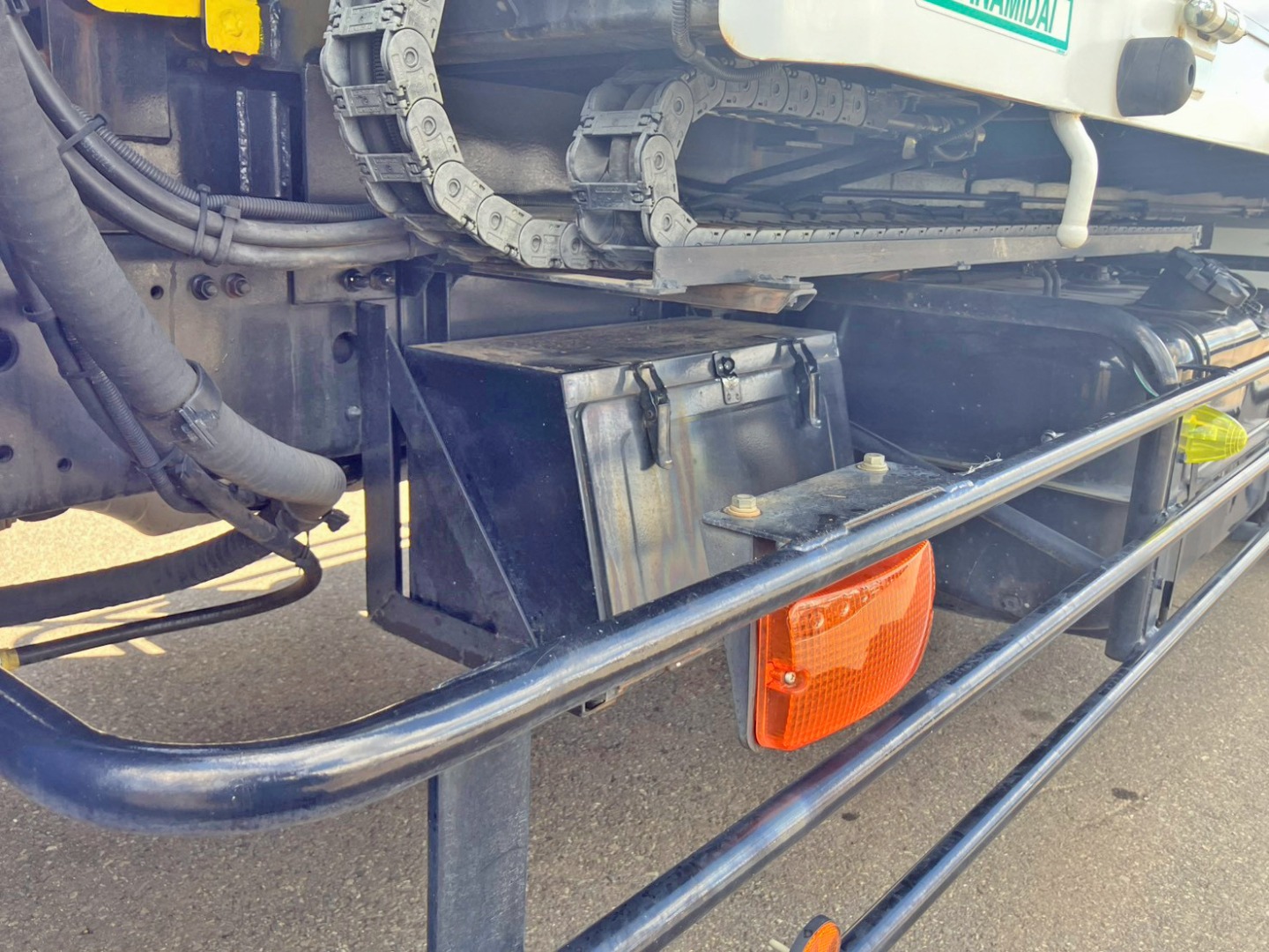 助手席側前方に工具箱が付いています。|三菱 ファイター 2KG-FK62FZの写真32