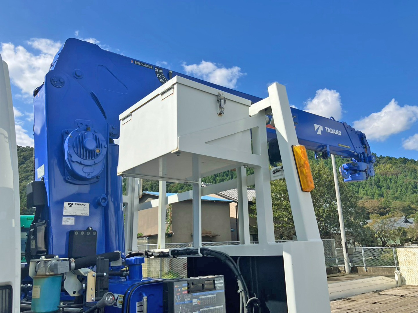 助手席側前方上部に工具箱が付いています。|三菱 ファイター 2KG-FK62FZの写真34