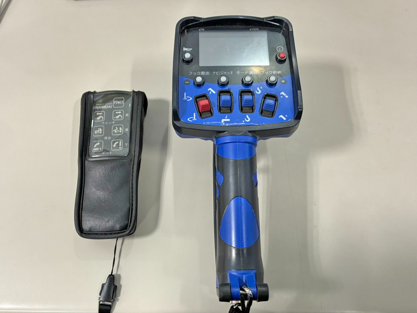 セーフティとクレーンのラジコンです。|三菱 ファイター 2KG-FK62FZの写真40