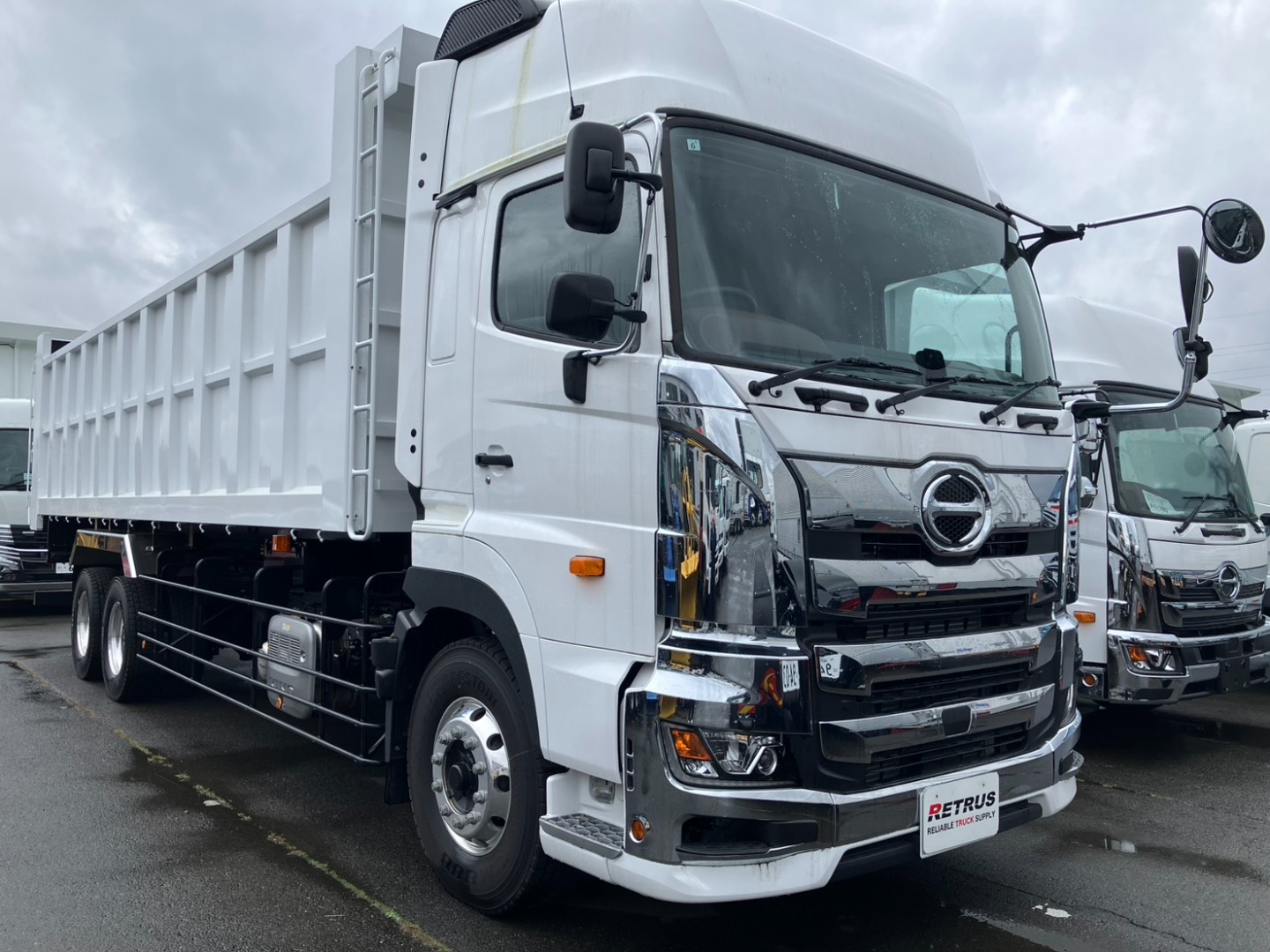 日野 プロフィア 2DG-FS1AHEの写真2