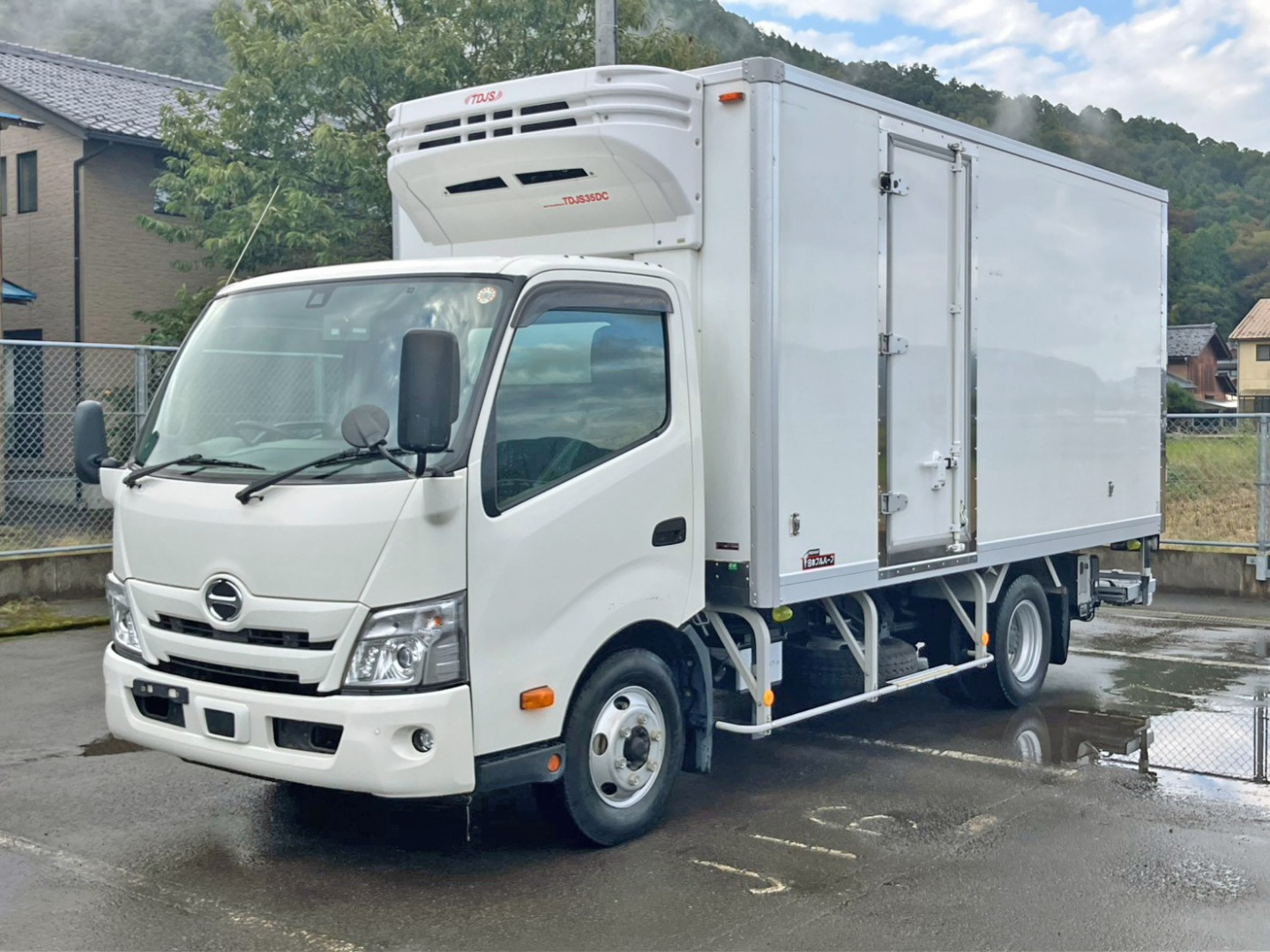日野 デュトロ 2RG-XZU712M(2WD)の写真1