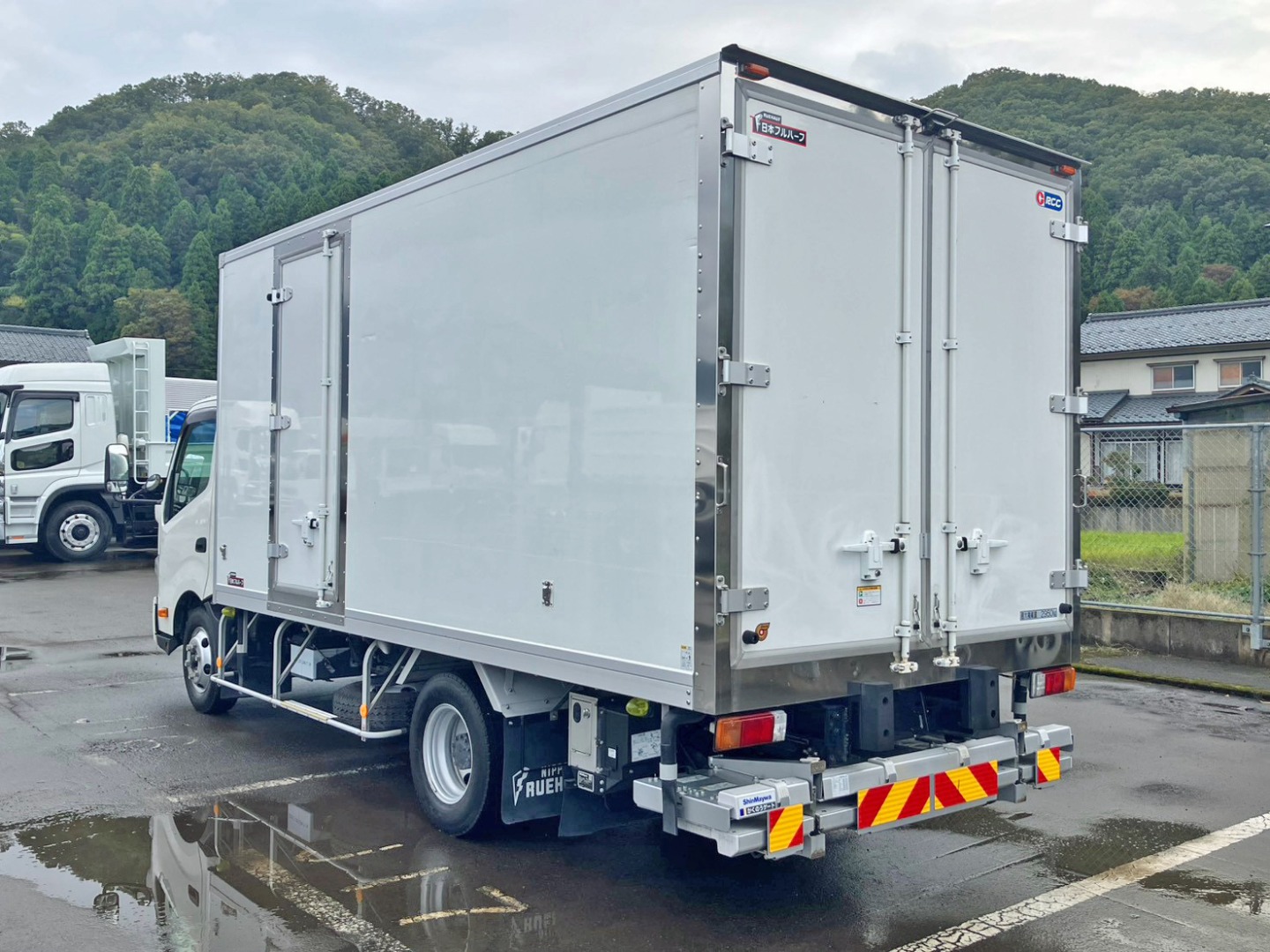 日野 デュトロ 2RG-XZU712M(2WD)の写真3