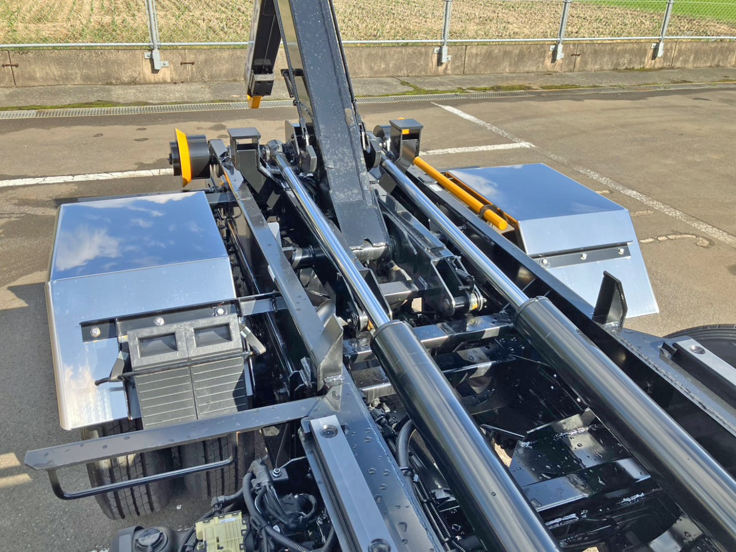 ツインシリンダーです。|三菱 キャンター 2RG-FBAV0(2WD)の写真8