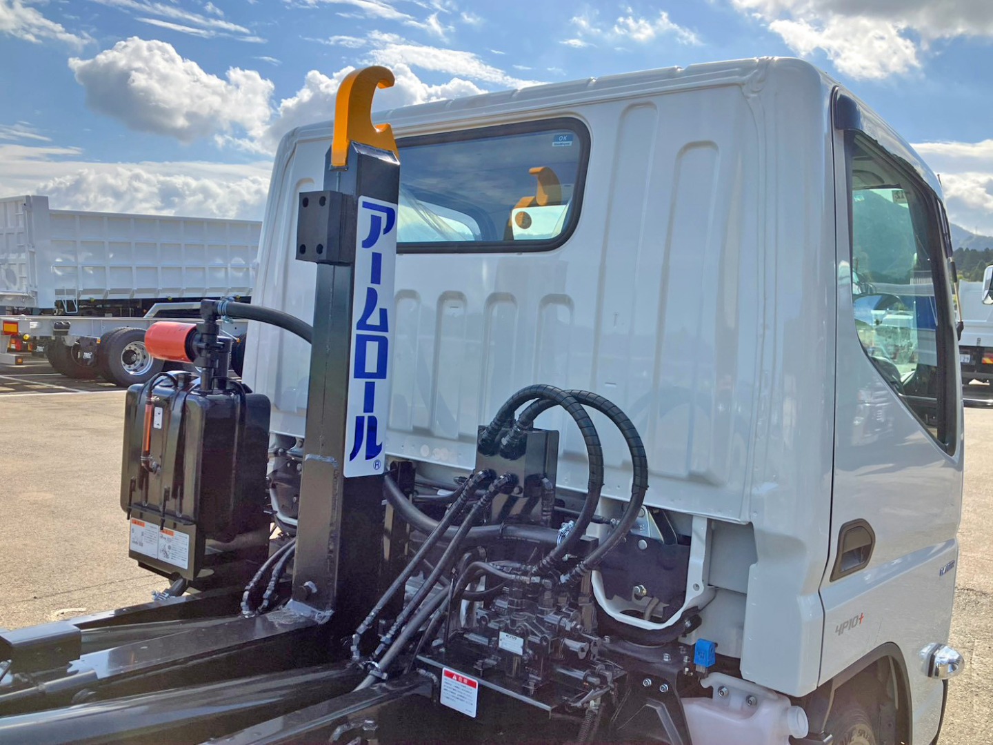 三菱 キャンター 2RG-FBAV0(2WD)の写真9