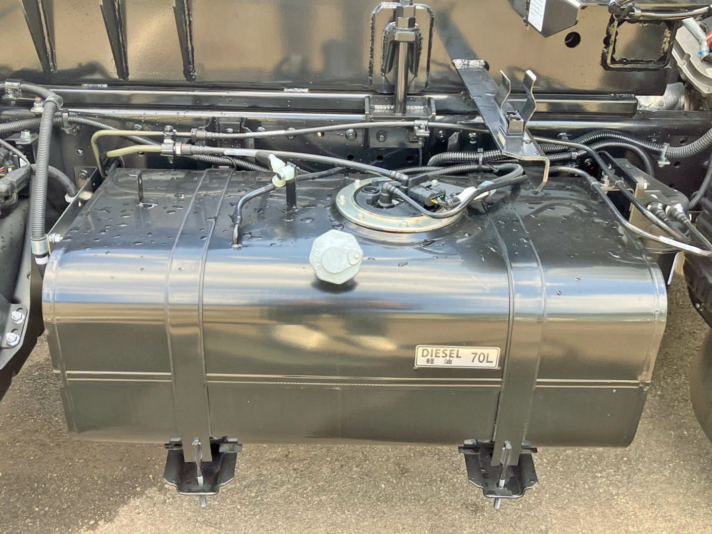 燃料タンクは70Lです。|三菱 キャンター 2RG-FBAV0(2WD)の写真13