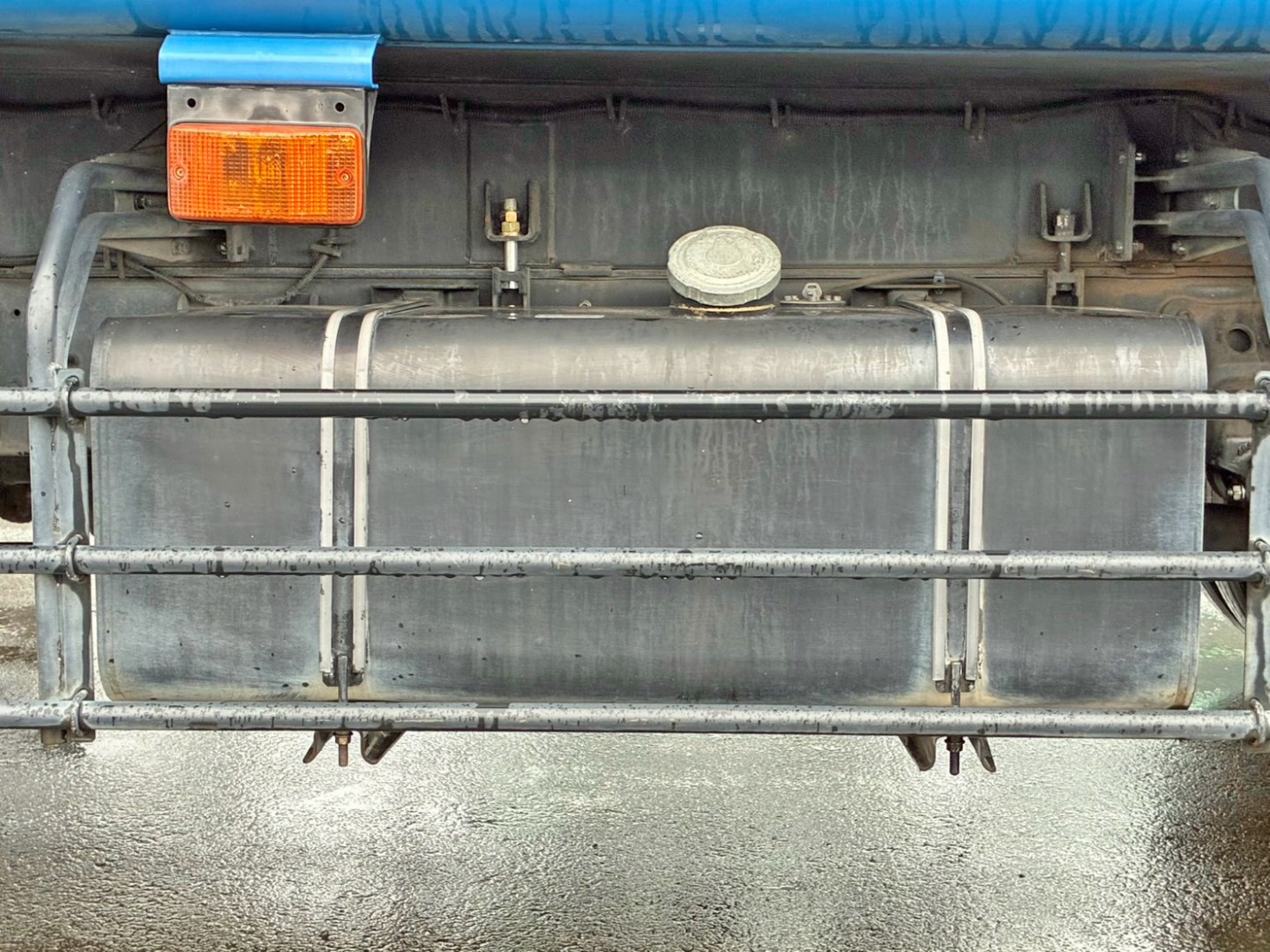 燃料タンクは200Lです。|日野 レンジャー QKG-FJ7JGAAの写真41