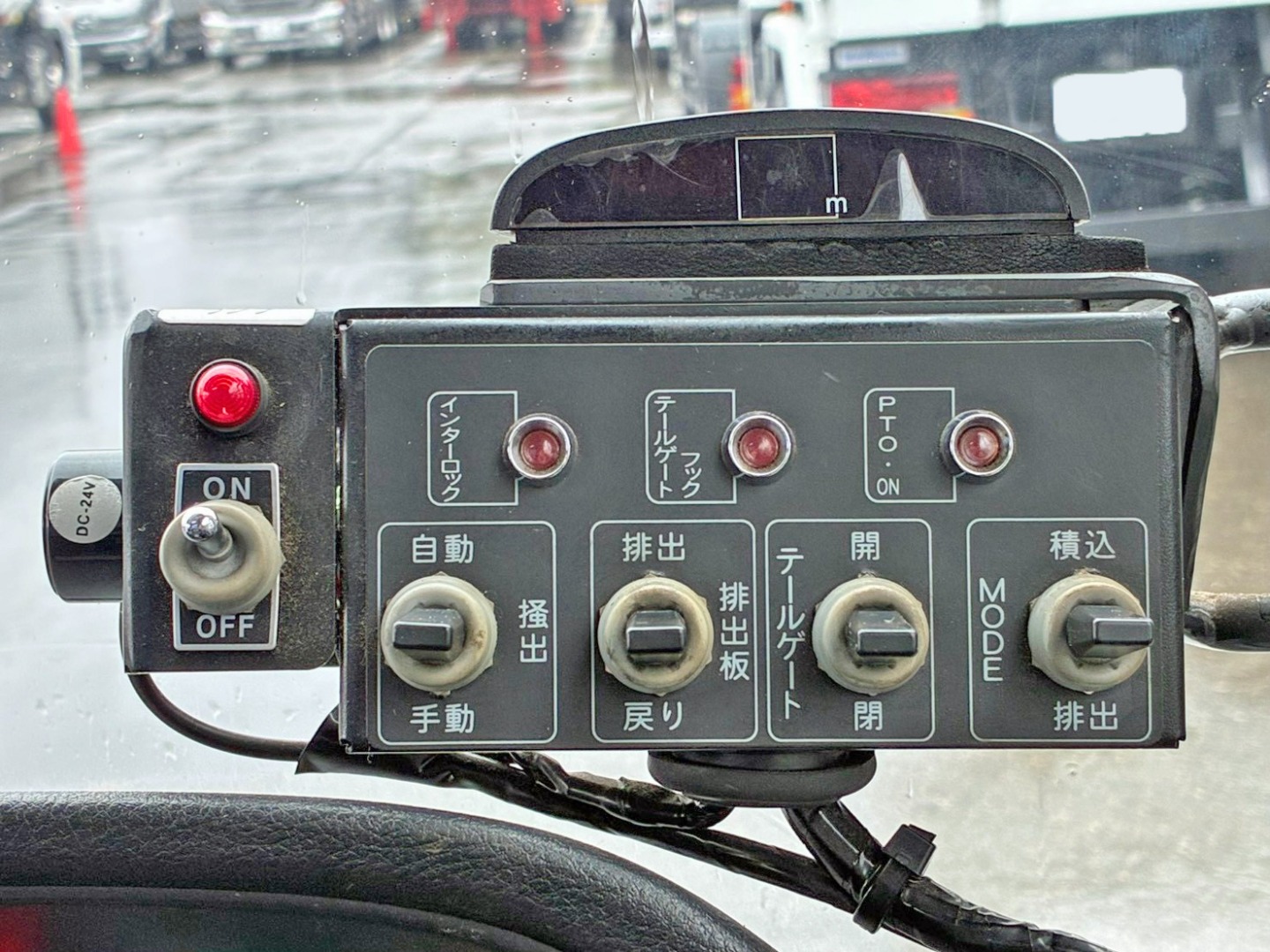 上物の操作スイッチです。|日野 レンジャー QKG-FJ7JGAAの写真45