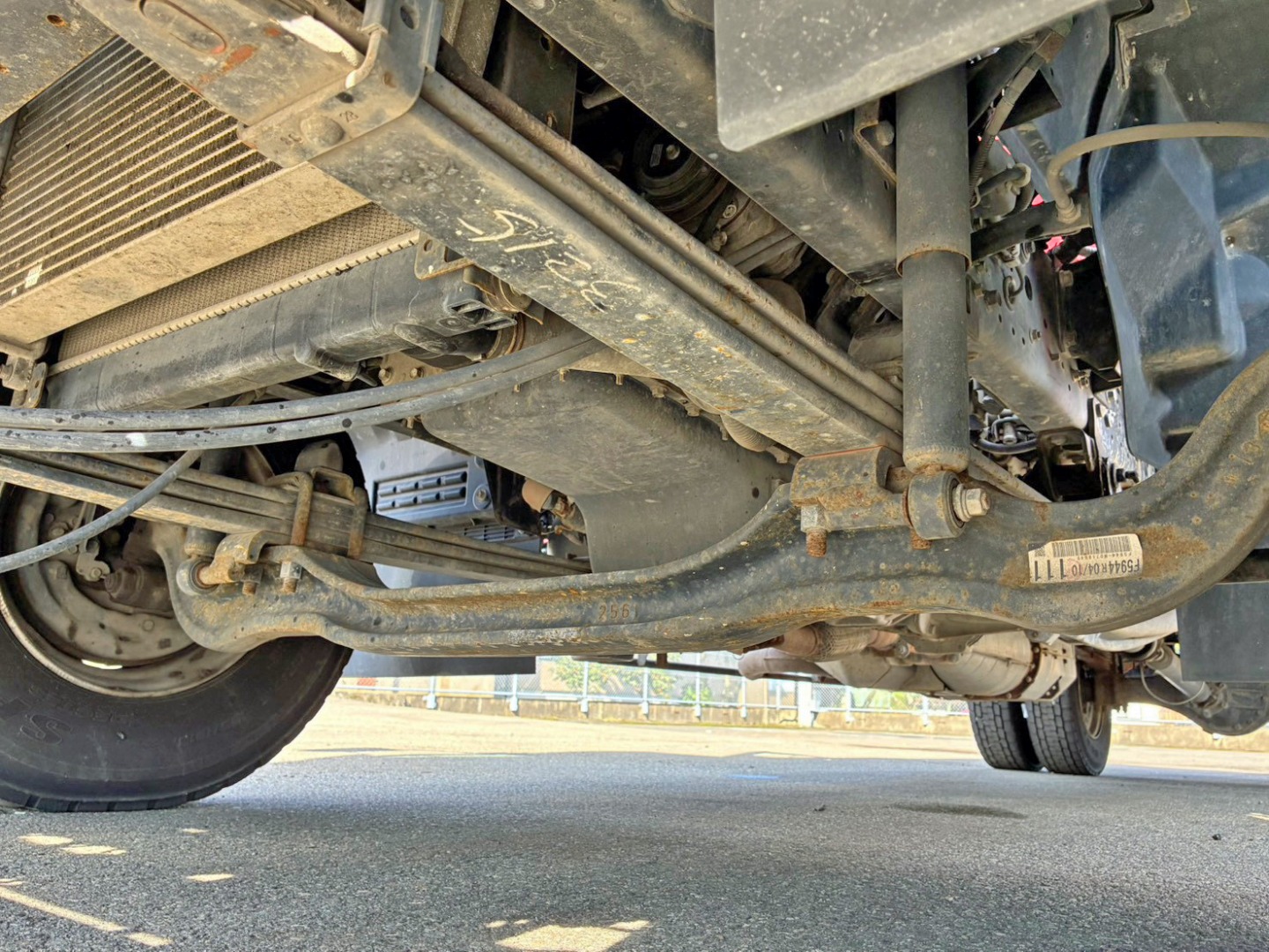 下回りの状態です。(前方)|いすゞ フォワード 2PG-FRR90S1(2WD)の写真17