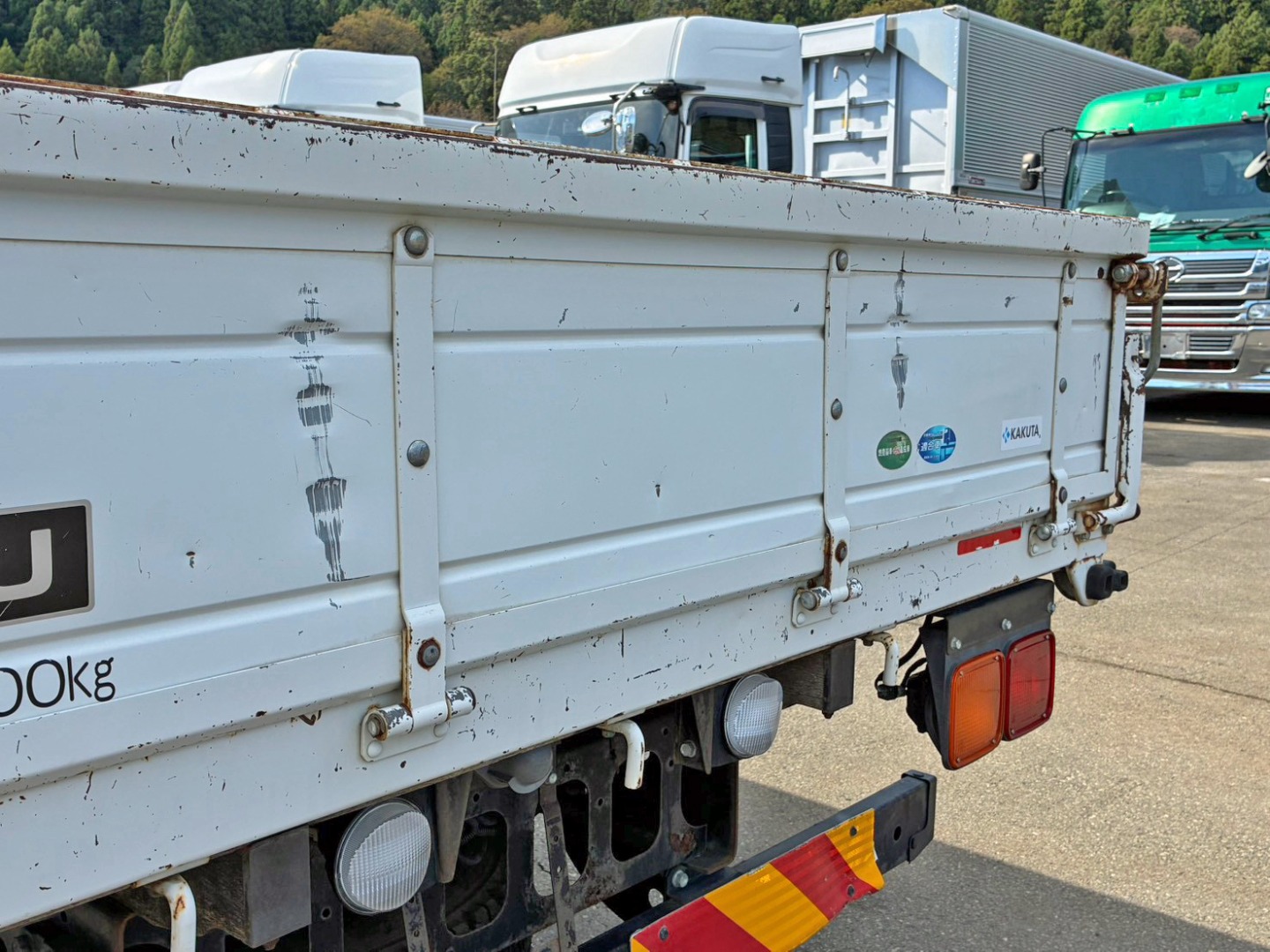 リヤアオリにキズ・ヘコミがあります。|いすゞ フォワード 2PG-FRR90S1(2WD)の写真31