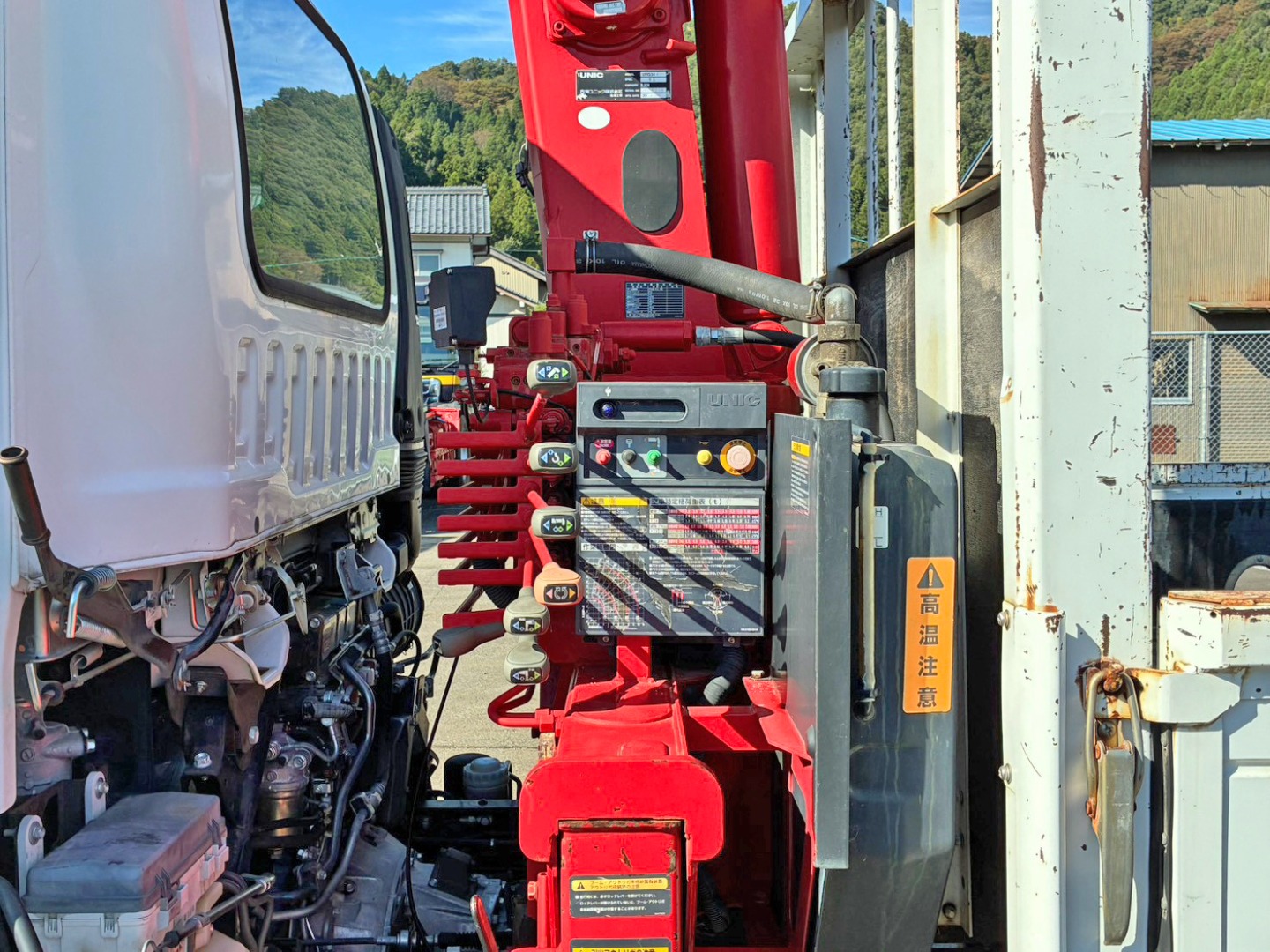 クレーンの操作レバーです。|いすゞ フォワード 2PG-FRR90S1(2WD)の写真44