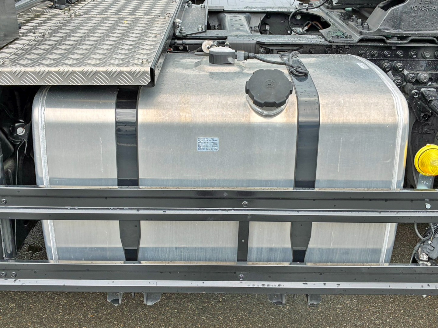 燃料タンクは400Lアルミ製です。|三菱 スーパーグレート 2PG-FP74HERの写真16