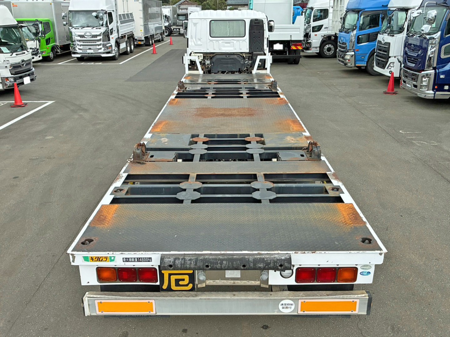 JRコンテナ用の緊締装置を設置した状態です。|いすゞ ギガ LKG-CYJ77Aの写真9