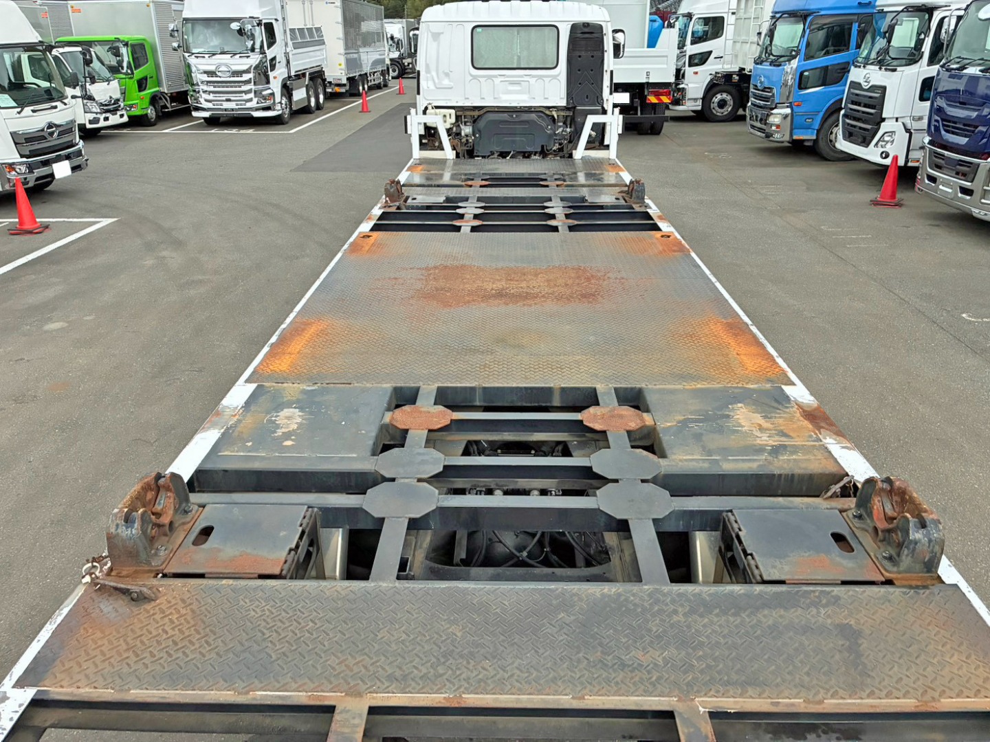 JR用コンテナは２個積載できます。|いすゞ ギガ LKG-CYJ77Aの写真10