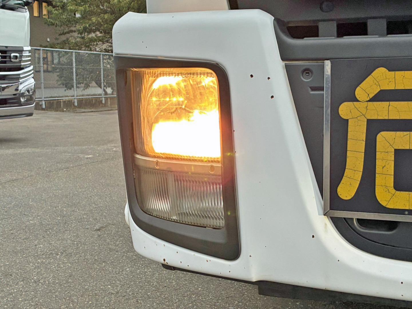 運転席側不灯です。|いすゞ ギガ LKG-CYJ77Aの写真39