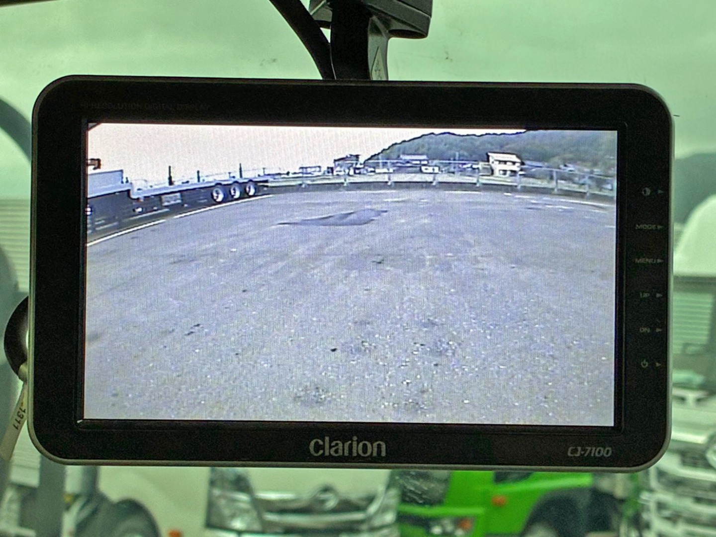 液晶バックモニター付きです。|いすゞ ギガ LKG-CYJ77Aの写真43