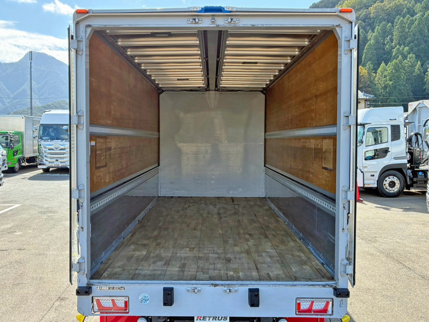 いすゞ フォワード 2RG-FRR90S2(2WD)の写真14