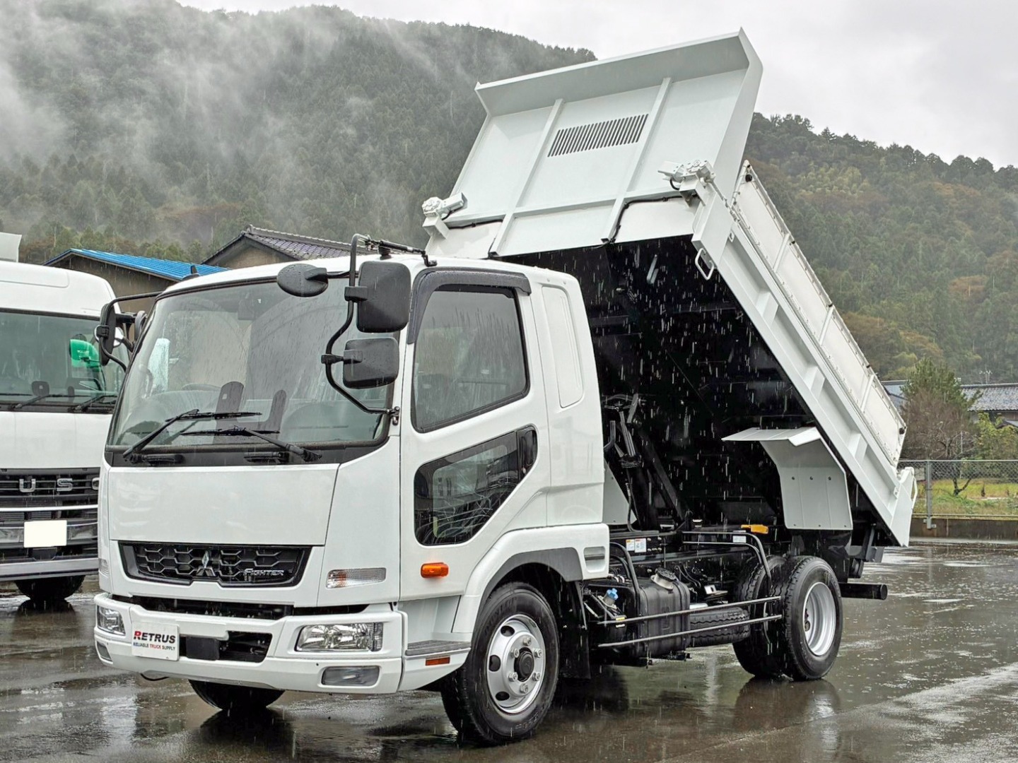 三菱 ファイター 2KG-FK62F(2WD)の写真1
