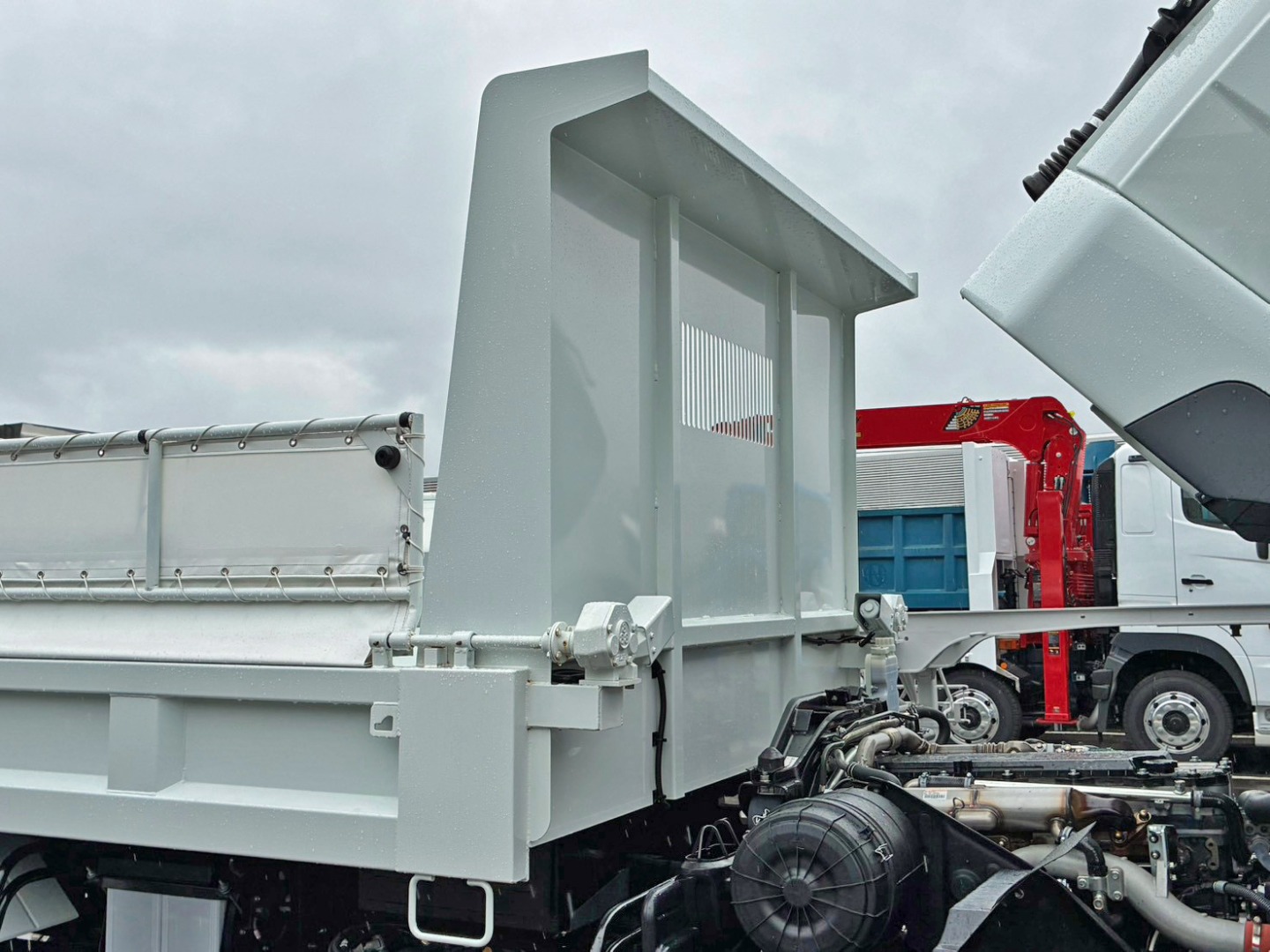 三菱 ファイター 2KG-FK62F(2WD)の写真15