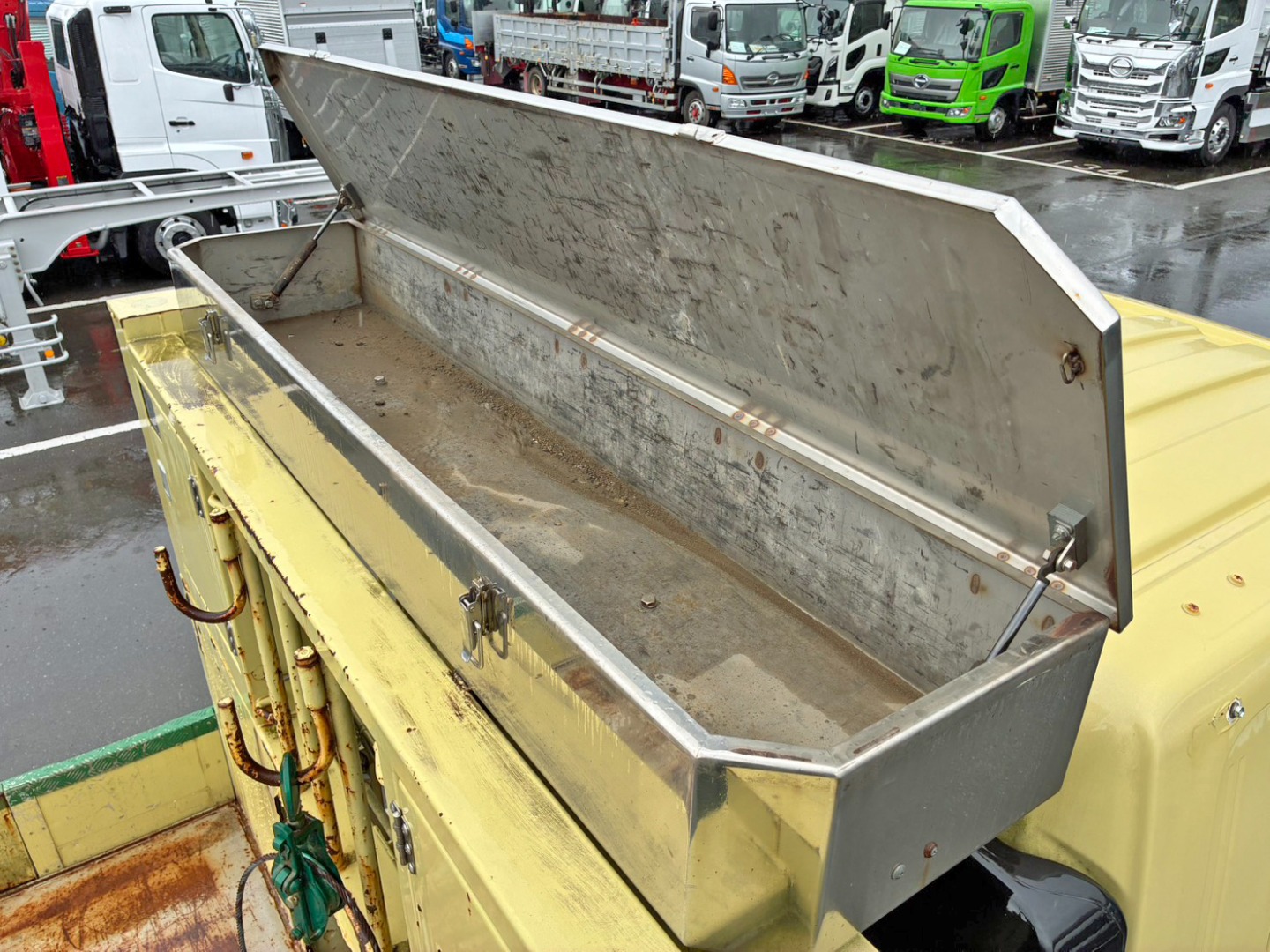 工具箱内部の状態です。|三菱 ファイター TKG-FK61F(2WD)の写真21