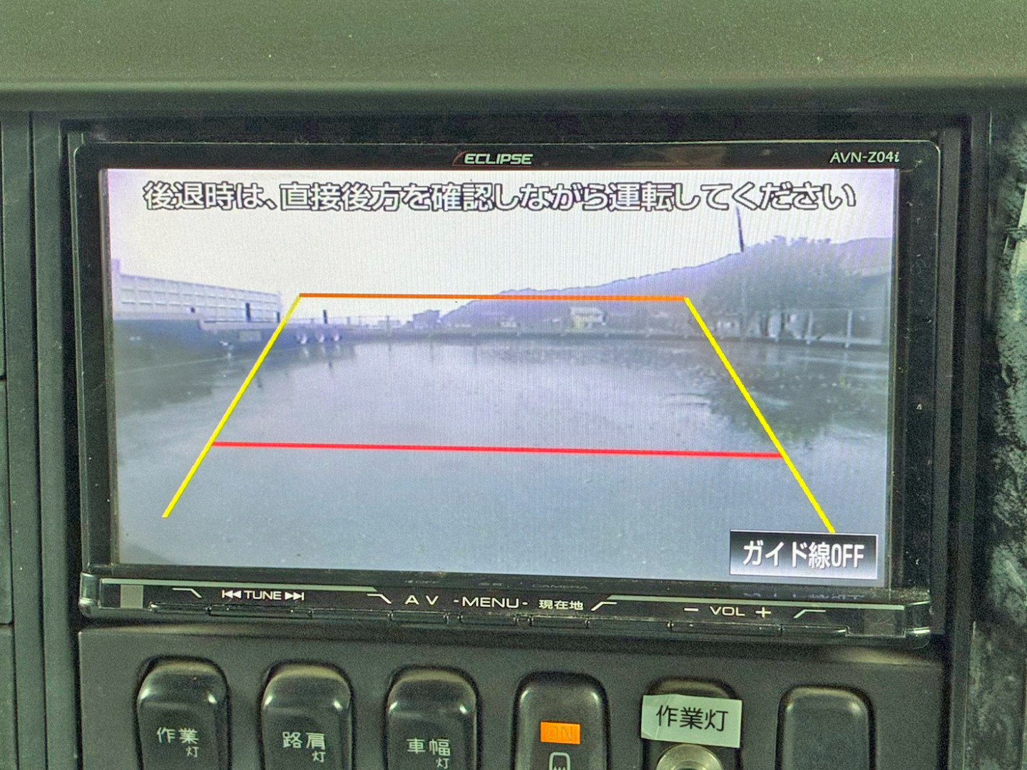 ナビはバックモニターに切り替わります。|三菱 ファイター TKG-FK61F(2WD)の写真41