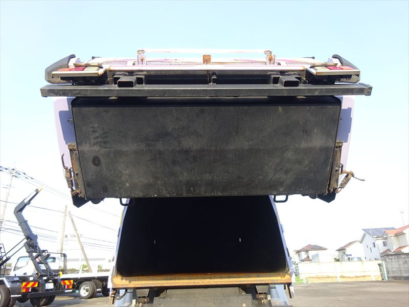 三菱 ファイター 2KG-FK62Fの写真16