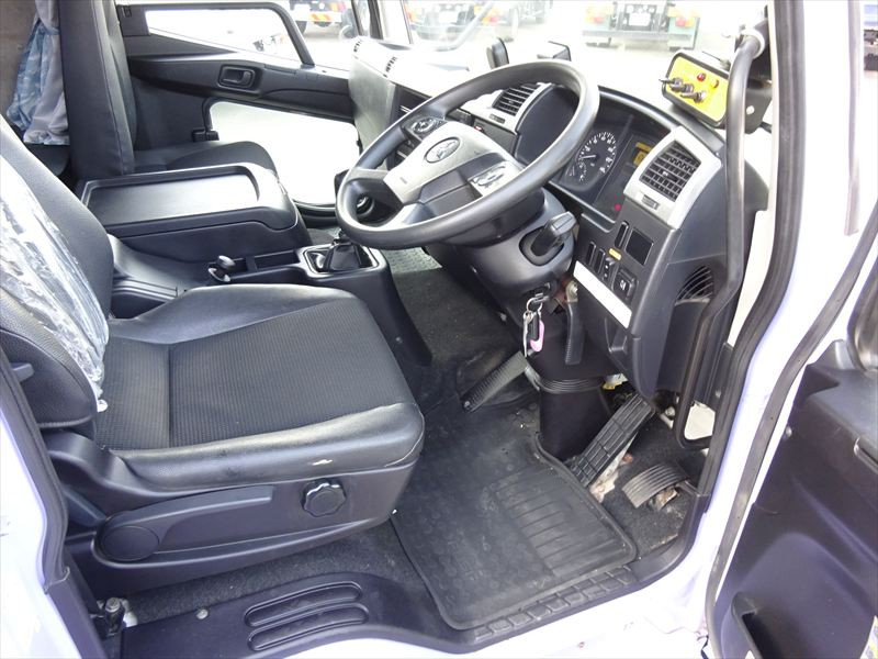 三菱 ファイター 2KG-FK62Fの写真21