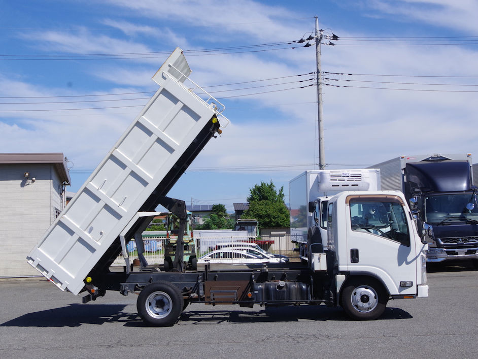 いすゞ エルフ TKG-NMR85AN(2WD)の写真9