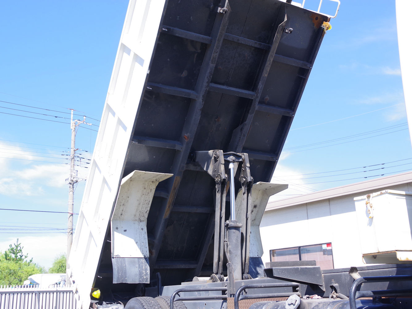 いすゞ エルフ TKG-NMR85AN(2WD)の写真10