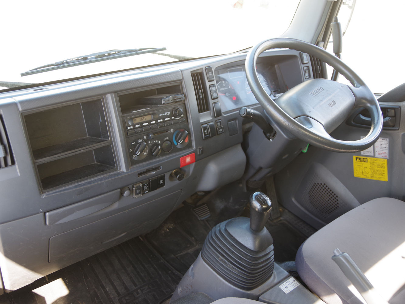 いすゞ エルフ TKG-NMR85AN(2WD)の写真24