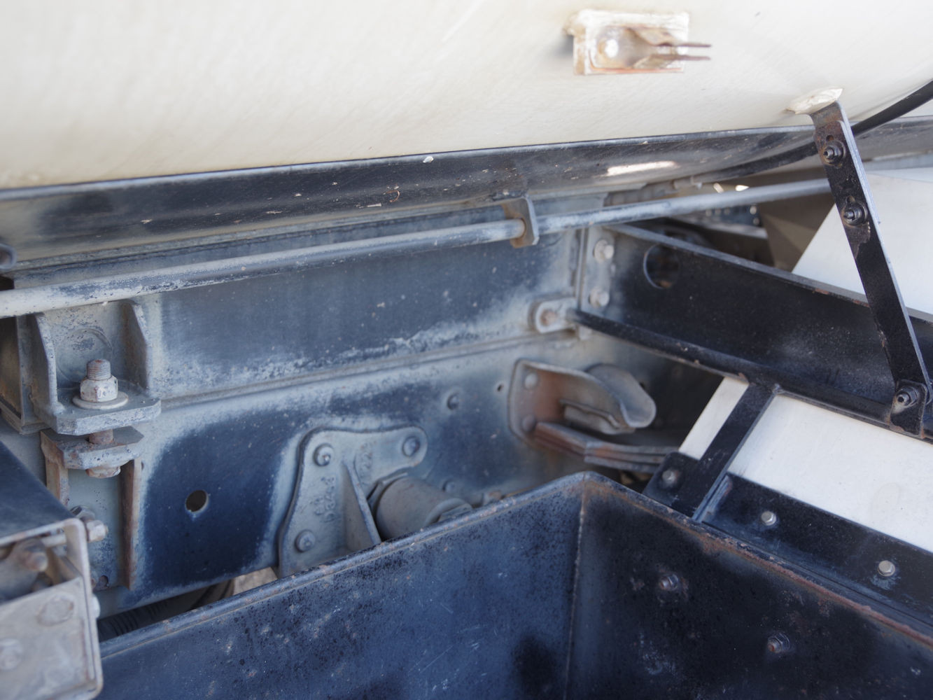 いすゞ フォワード PDG-NPR75N(2WD)の写真6