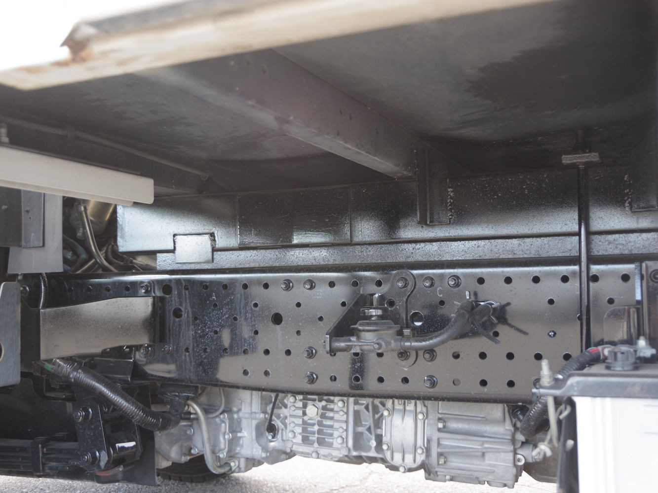 いすゞ エルフ 2RG-NPR88YN(2WD)の写真6