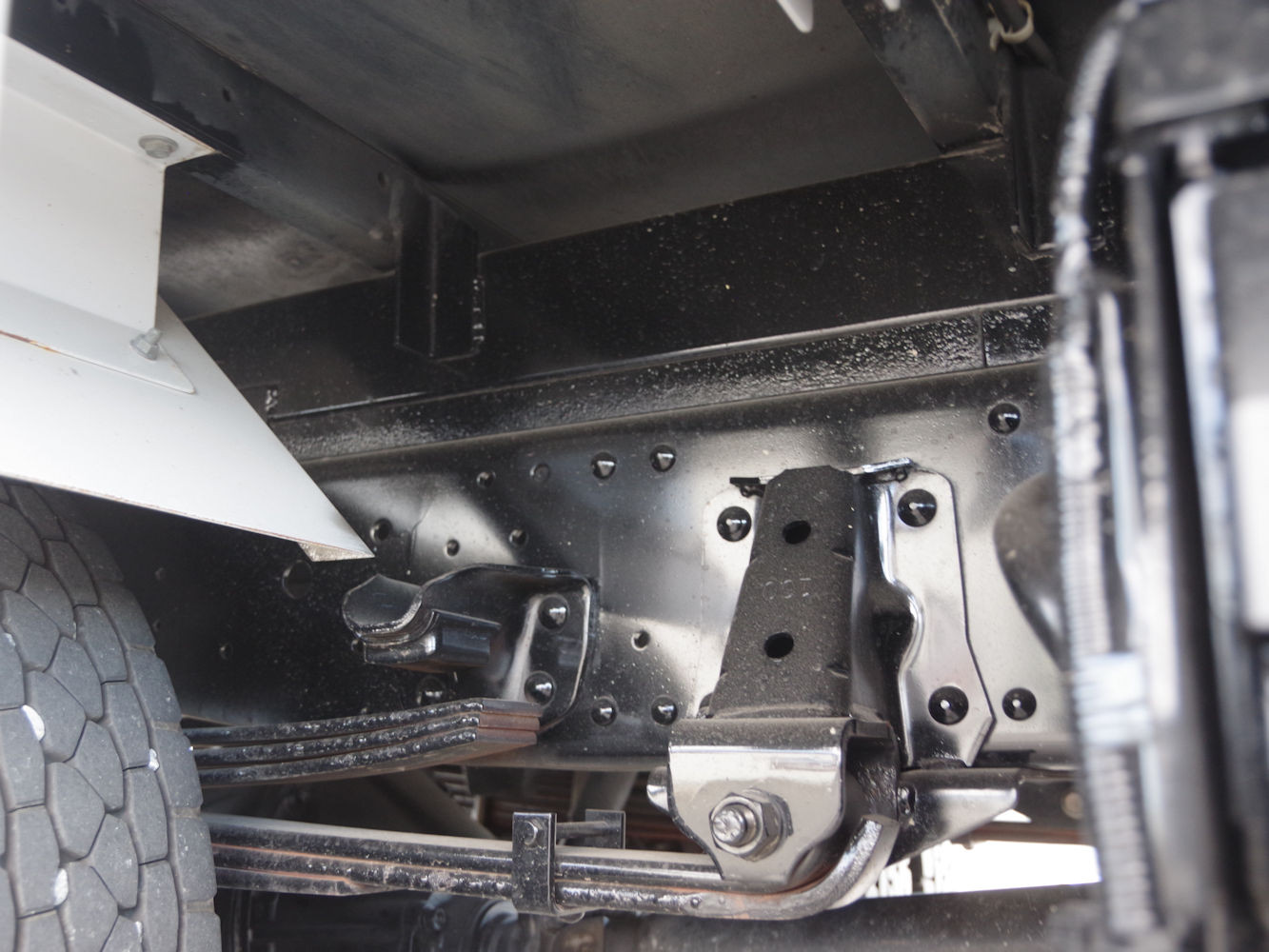 いすゞ エルフ 2RG-NPR88YN(2WD)の写真8