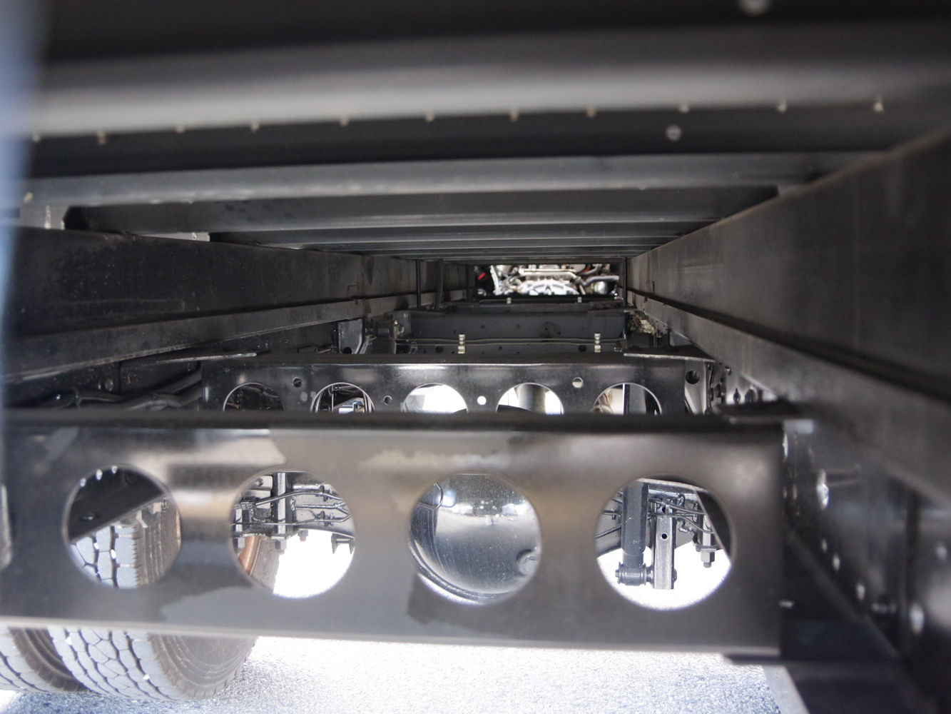 いすゞ エルフ 2RG-NPR88YN(2WD)の写真9