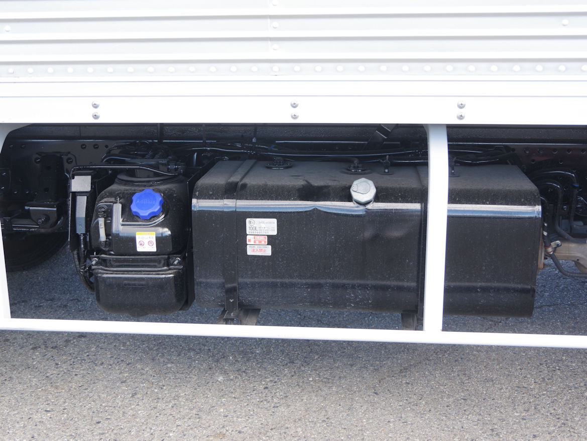 いすゞ エルフ 2RG-NPR88YN(2WD)の写真16